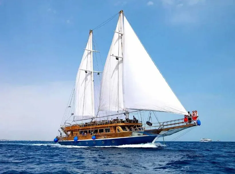 Nefertari Boat